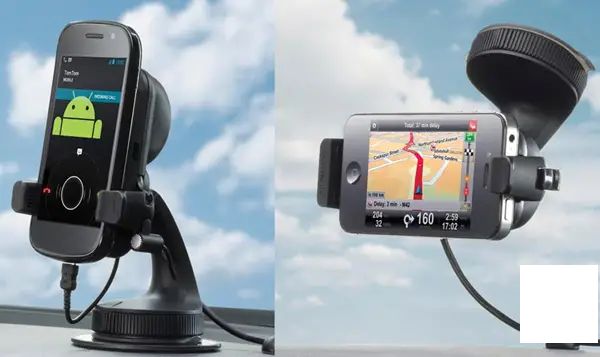 TomTom 手機及 iPhone 輕鬆無線車用組潔淨在印度發表