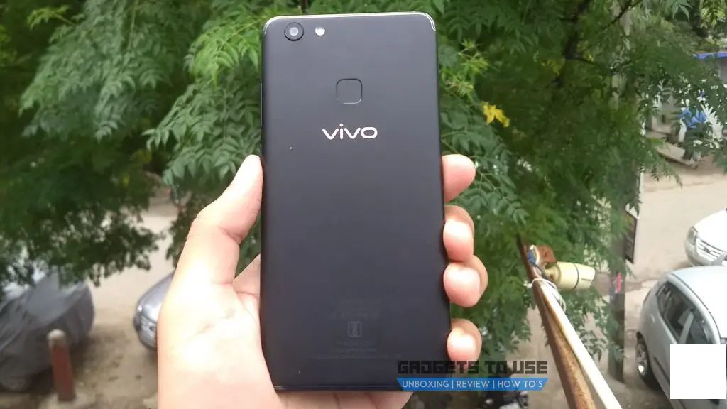 Vivo V7+ 現已推出活潑藍配色版本：售價、規格添充更多