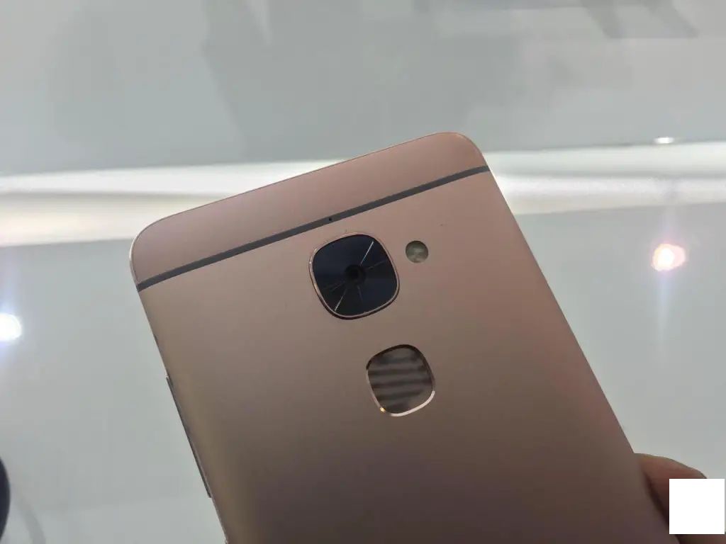 LeEco Le 2 merely 2 Pro FAQ、優點、缺點、用戶查詢與回答